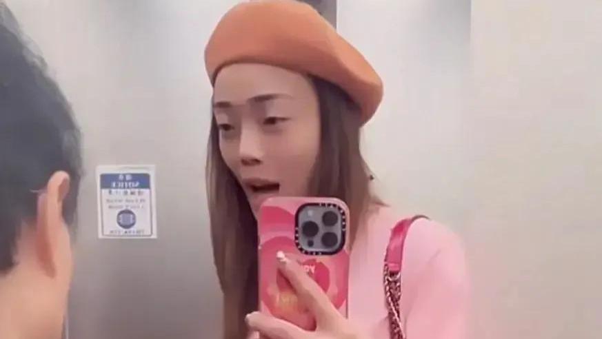 容祖儿|容祖儿近况曝光！素颜瘦到脱相，法令纹明显，网友直呼：太吓人!