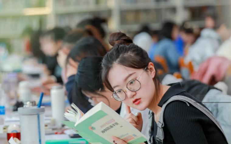 求职|未来10年值得报的6大紧俏专业，毕业后好找工作，薪资待遇也很好