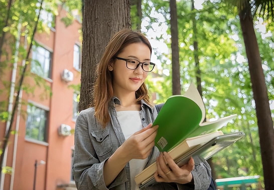 许多|“不工作不结婚，看着就愁人”，我们成小孩眼里的“奇怪亲戚”了
