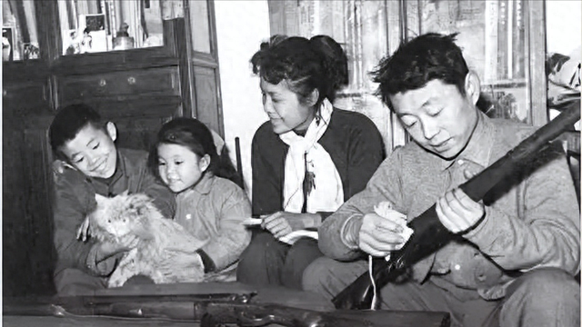 中国最“不正经”的小老头走了，央视通报，成龙悲痛发文悼念