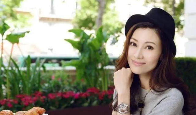 李嘉欣|33年了,李嘉欣终于遭“反噬”,庄月明、宝咏琴可以瞑目了