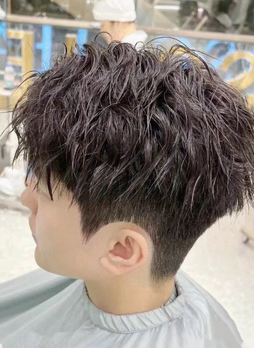 不只是帅气!男士发型也能玩出花样,你心动了吗?