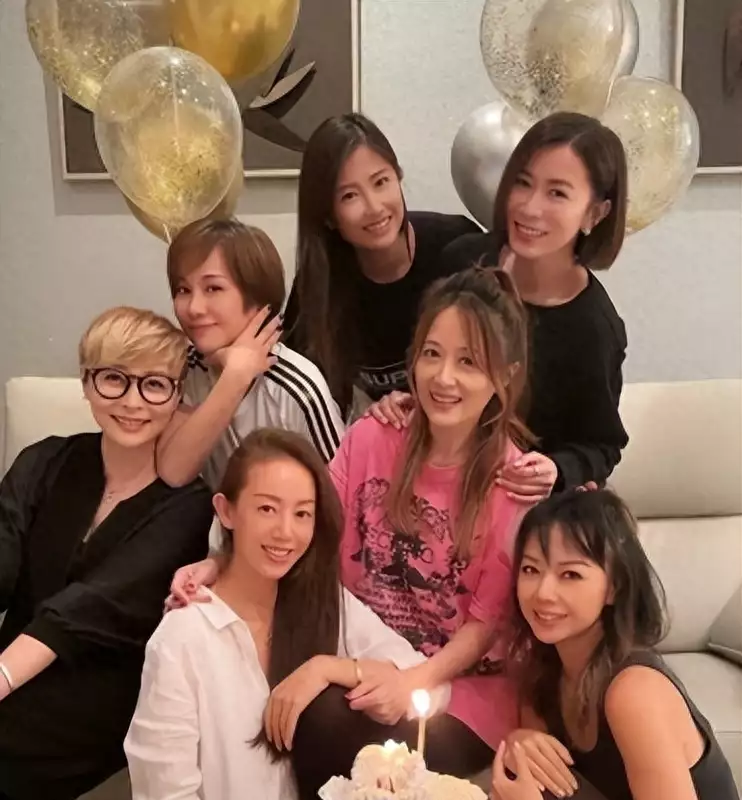TVB七魔女合体为姚乐怡庆生,7人6个退圈,现状令人唏嘘!