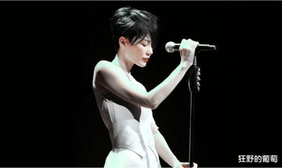 李嫣|李嫣:13岁出国留学,17岁身高猛长气场似王菲,爱上成熟装扮