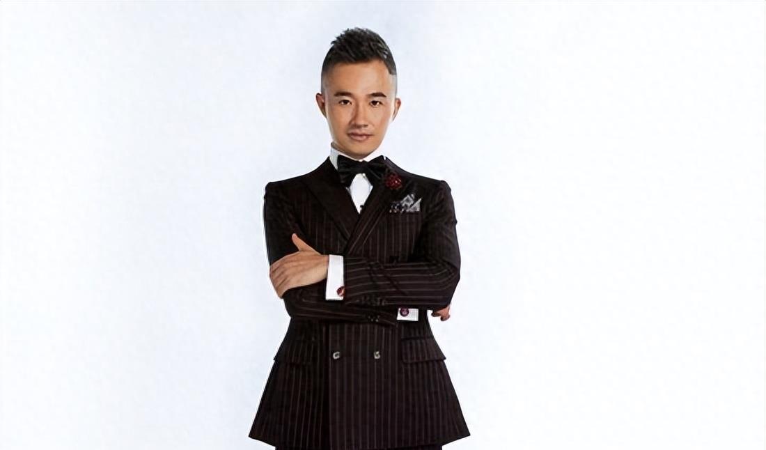 程雷和妻子王萌萌的感情,虽年纪相差18岁,但依旧甜蜜如初