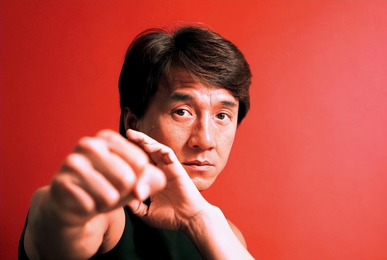 成龙为什么喜欢贬低李小龙?