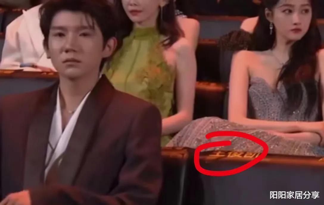 微博之夜|紧急叫停！微博之夜现场：大批明星被赶、警方管控、特警都出动了