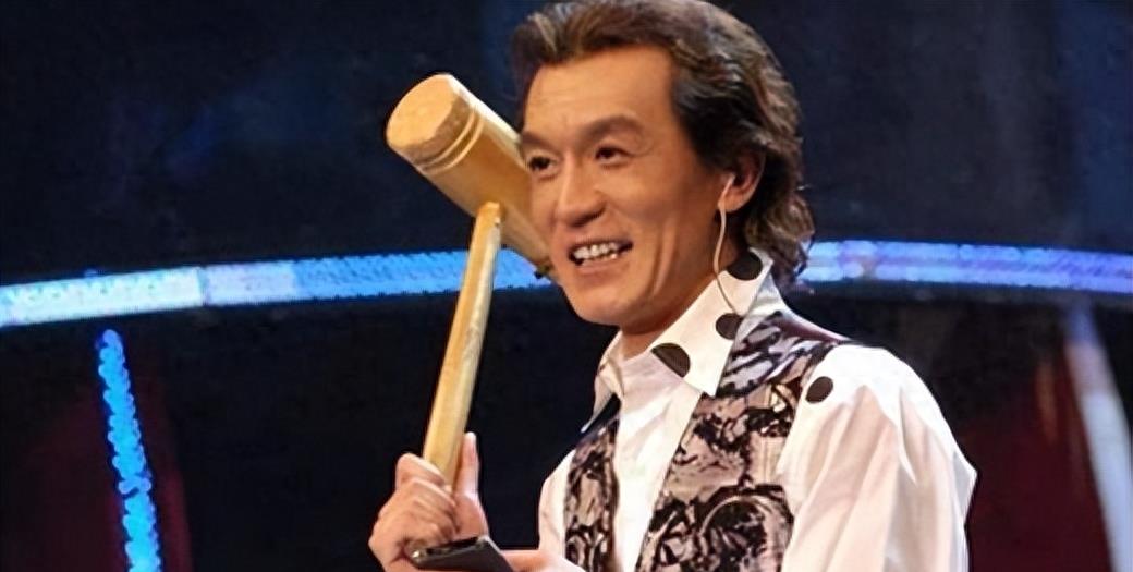 时隔5年李咏的死因被揭开，妻子哈文道破真相，遗体为何不运回国