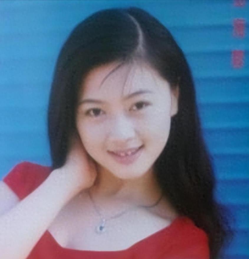 初恋陆毅，痴爱王志文，富豪老公入狱去世后，她竟拿130亿笑活下去