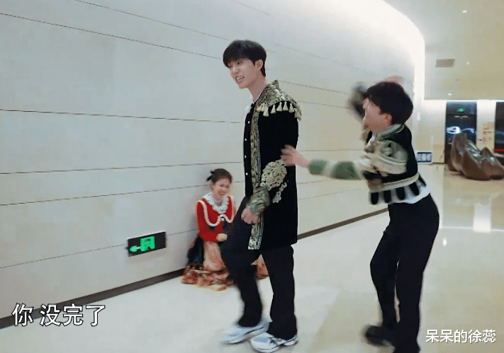 黄菡|baby离开后，《跑男》收视率创新低，3大功臣救不了，原因仅一点