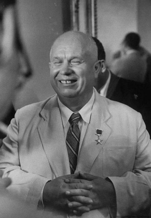 |赫鲁晓夫点名要见玛丽莲梦露,事前梦露交代:我要穿最紧身的礼服