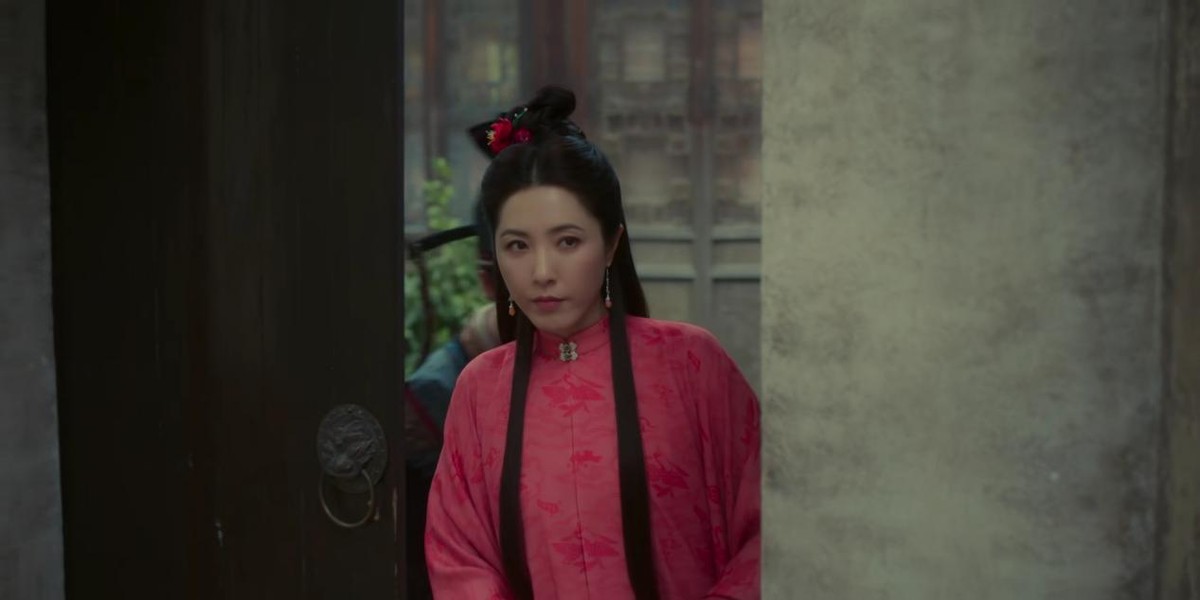 曾黎新剧口碑爆棚，她不打针不扮嫩，打了多少中年女演员的脸？