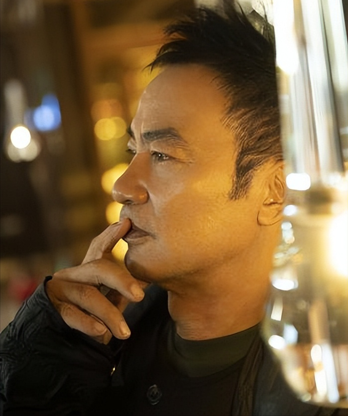 演员任达华:出道43年0绯闻,为爱丁克,50岁老来得子泪流满面