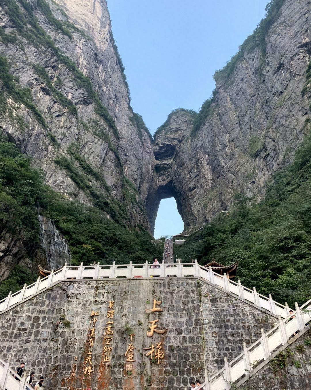 李娜出家已26年:80岁老母亲含泪陪她住寺庙,如今的她们过得怎样