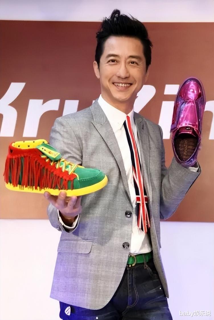 庾澄庆|同是庾澄庆的基因,伊能静的儿子和张嘉欣的儿子一对比,差距就出来了