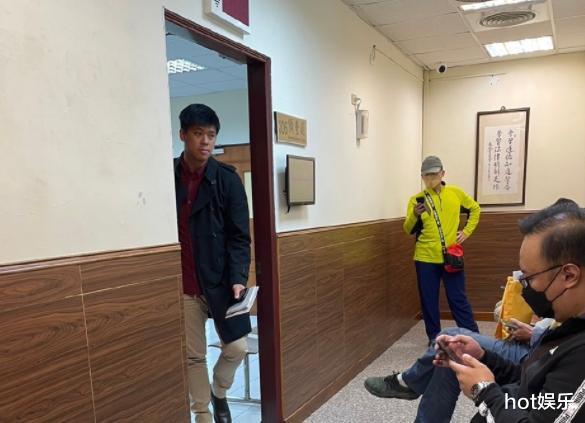 张兰|被骂“白眼狼”,离开张兰就凉凉,文文首播吃酸辣粉,人气过万