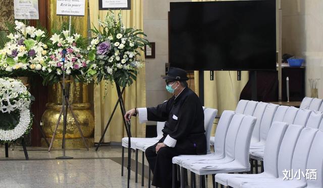 吴耀汉|吴耀汉正式出殡!洪金宝现身送别,47岁儿子满头白发神色忧伤