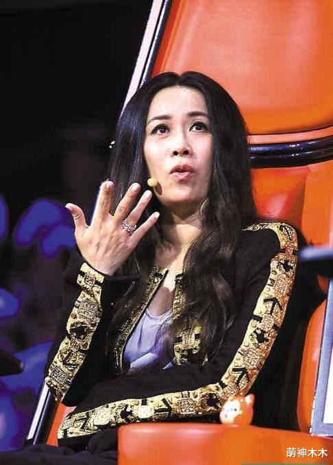 ?那英紧急取消出演！卷入李玟风波遭甄妮点名批评，已沦为资本商