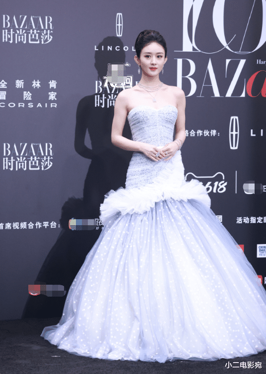 迪丽热巴|迪丽热巴活动红毯造型好辣，杨紫面如寒石，赵丽颖美艳绝伦