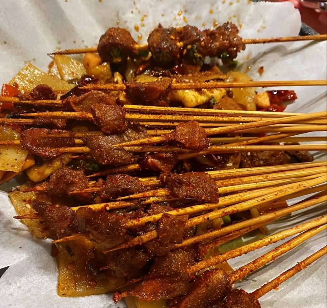 重庆|6个山东人来重庆吃烧烤，结账时不敢相信：确定是现在的物价？