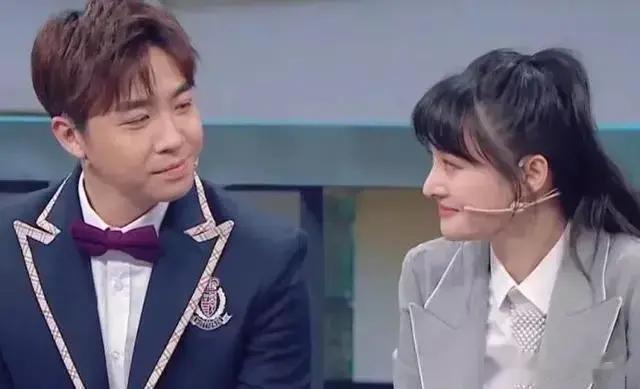 郑爽|郑爽和俞灏明十年再聚首,甜蜜拥抱。