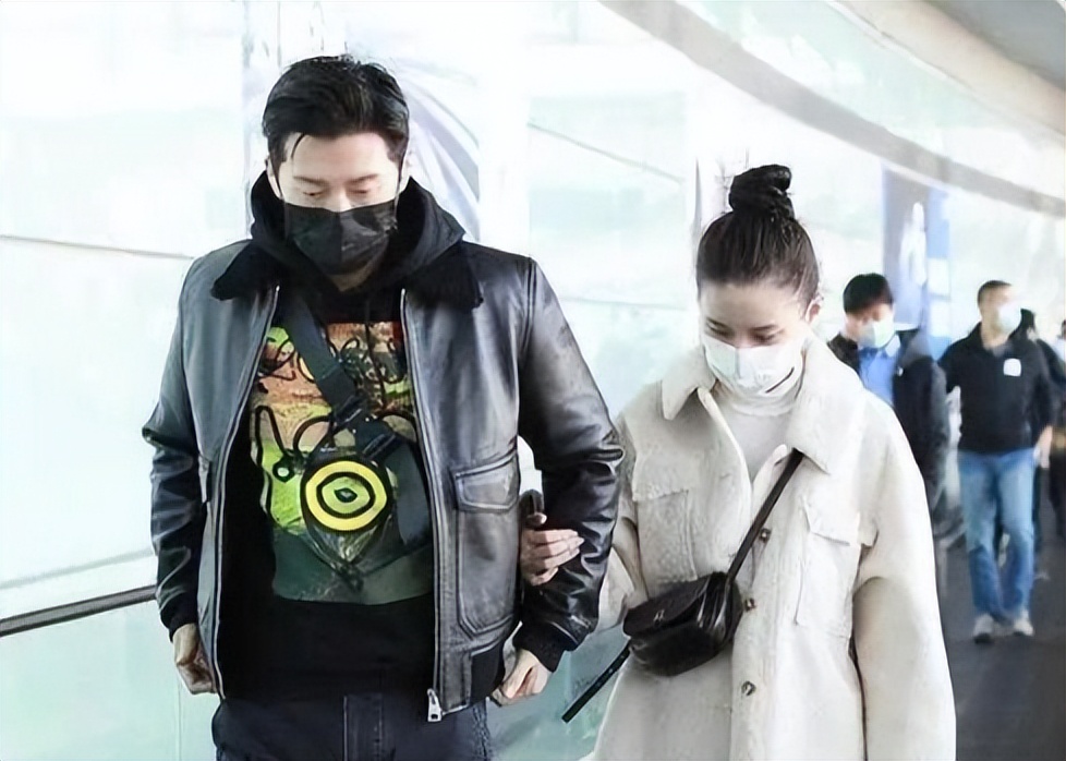 深夜急报！赌王千金何超莲惊传与丈夫窦骁闹婚变！三太被气到吐血