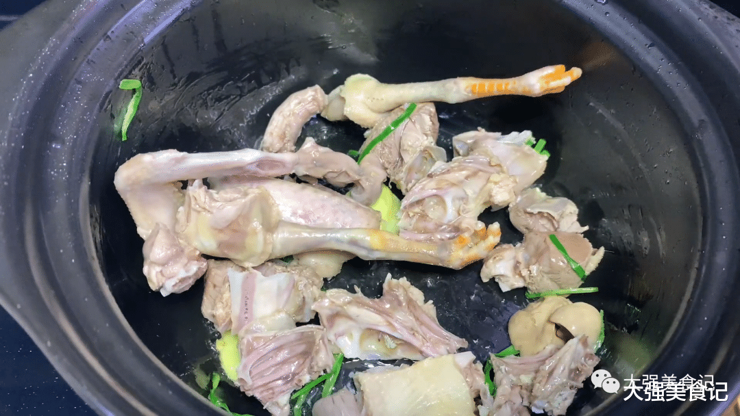 泥鳅|“天气寒,要补阳”,建议中老年吃3款补阳菜,提阳气,暖身体