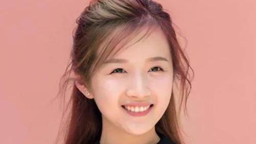 李浩菲|三字女演员资源逆天，与大叔级制片人恋爱，今被男友家暴仍不放弃