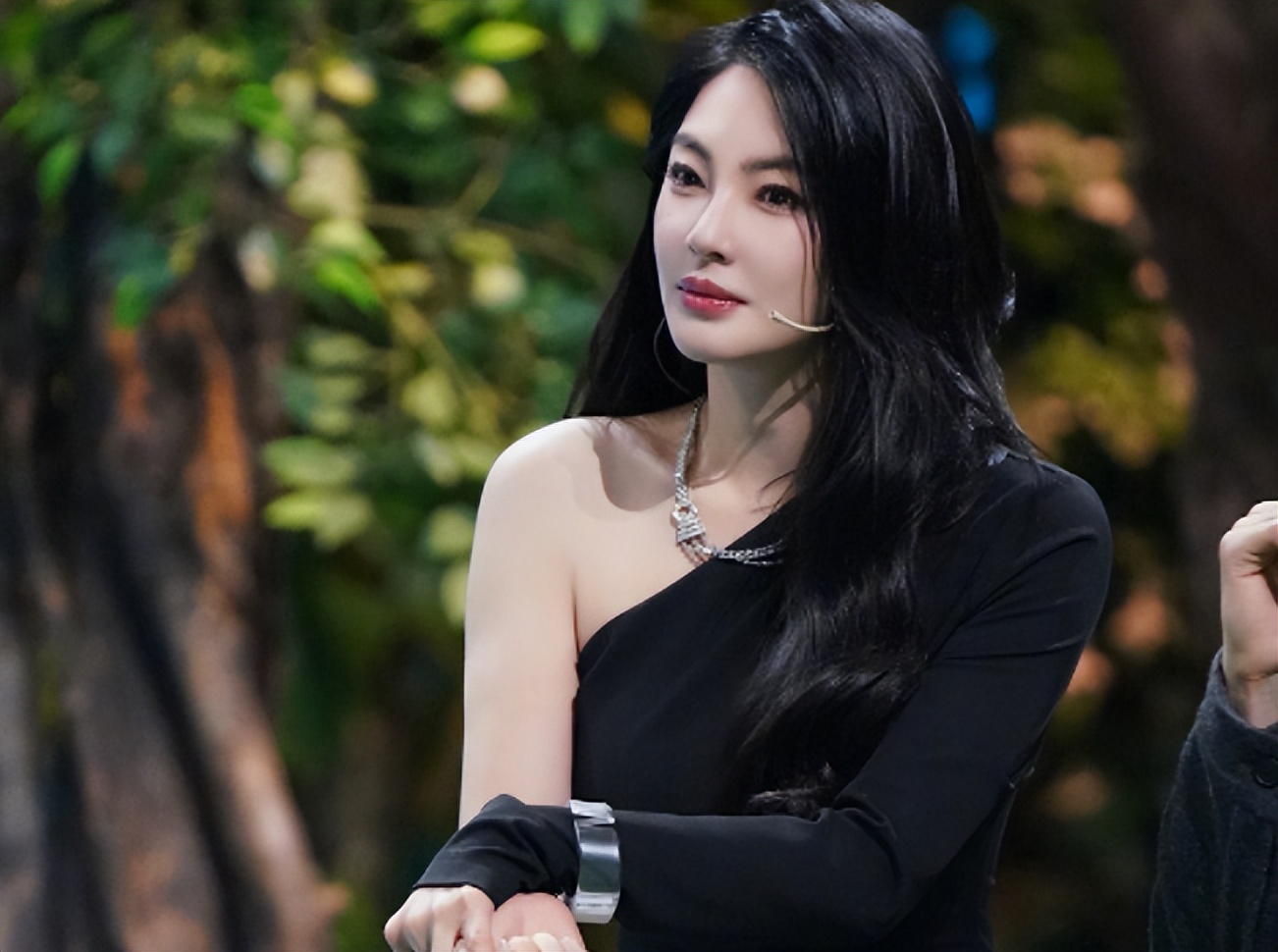 周星驰新剧《金猪玉叶》筹拍,争角大战一触即发,五位女神呼声高