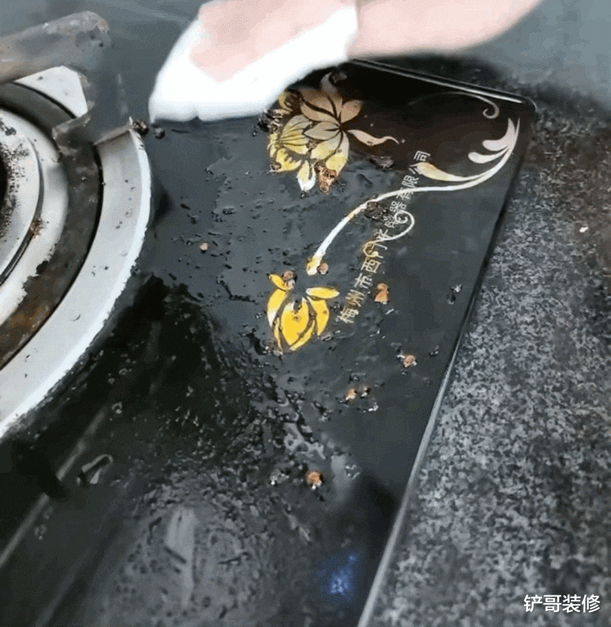 做饭时,开着油烟机,为啥厨房总是油腻腻?
