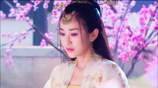 张艺谋深爱,马景涛为她殉情,从女神到香港第一情妇的惊人转变!