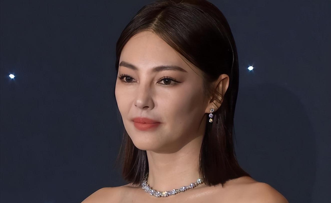 硅胶|“硅胶脸”又来祸害献礼剧?高颜值被打回原形