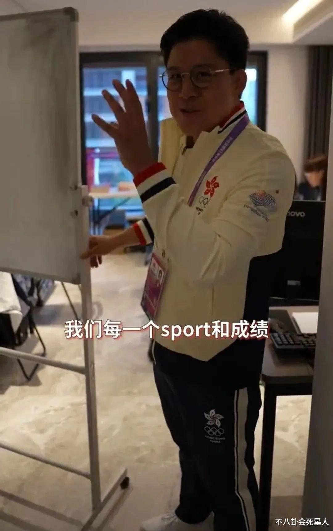 霍启刚晒亚运村住宿条件,曝光房间额外配置,狂赞设施齐全太满意