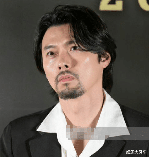 孙艺珍|孙艺珍晒照庆结婚周年，顶奢婚纱显曼妙身材，男方面相被嘲变化大