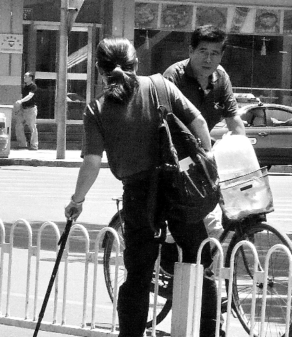 洪金宝|刘欢、成龙、洪金宝的相继“去世”,让我看到娱乐圈的“新骗局”