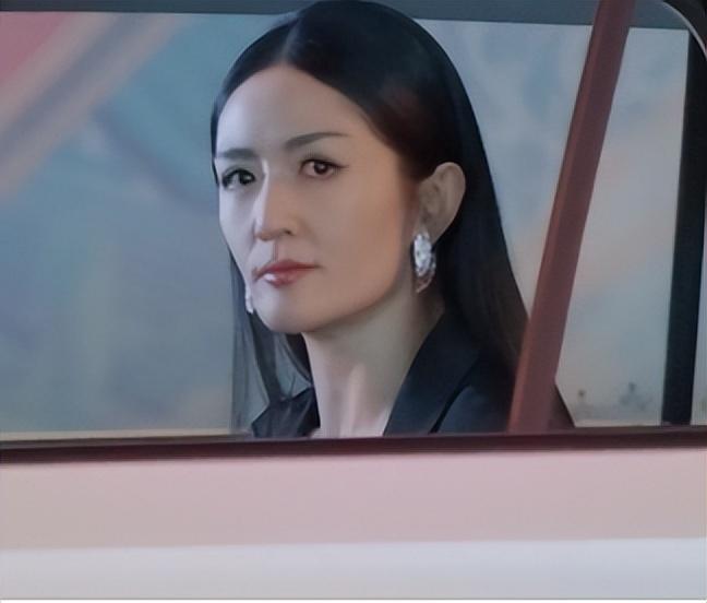 贾静雯|“打针脸”对比天然脸？脸僵硬到不敢笑，浪姐4生图暴露人间真实