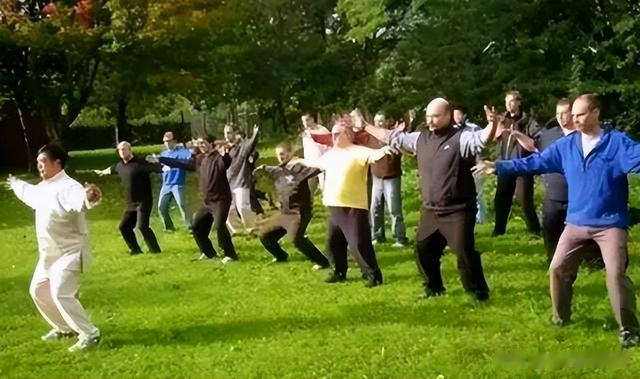 马保国|生活不易只能低头！马保国转型做短视频，免费教大家闪电五连鞭