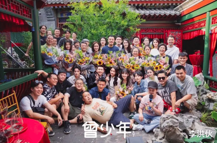 不给明星面子！杨迪青岛录节目清场，惨遭小姐姐回怼：路是你家的