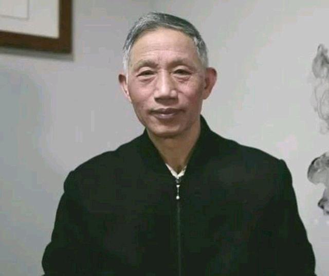 柳才久：中医反射疗法创始人，靠摸脚治病，获“一代宗师” 称号