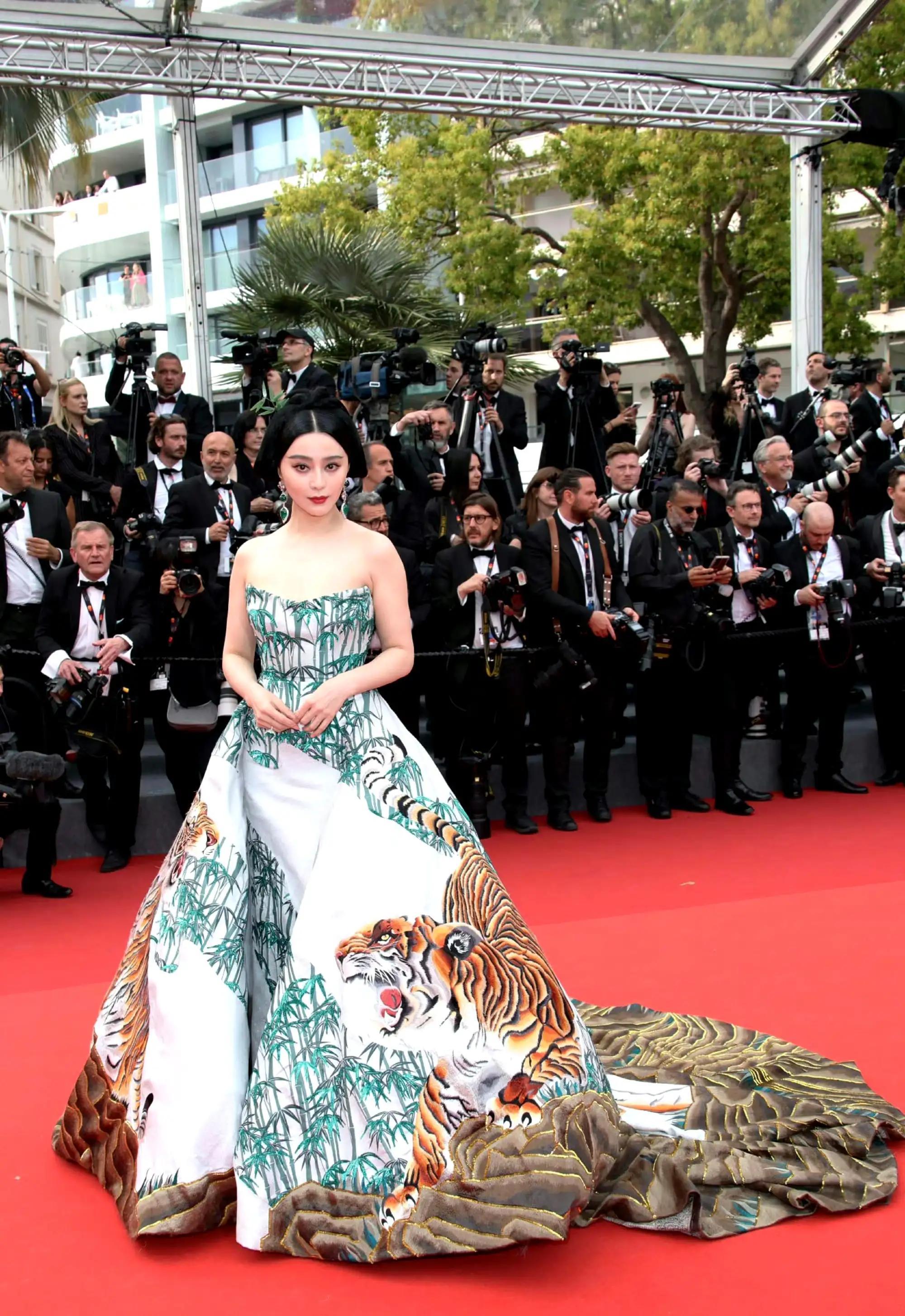 小S|看得出来，生活对她的打击很大 ！眼中已经没有了光彩