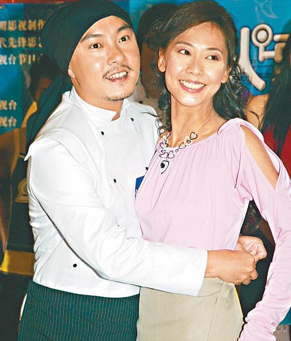 张卫健|张卫健张茜分居3年陷私生女风波，携神秘母女游船被拍，本尊回应