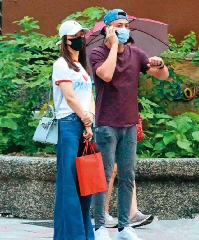 林心如|在街头拍到林心如霍建华,一对少女与大叔