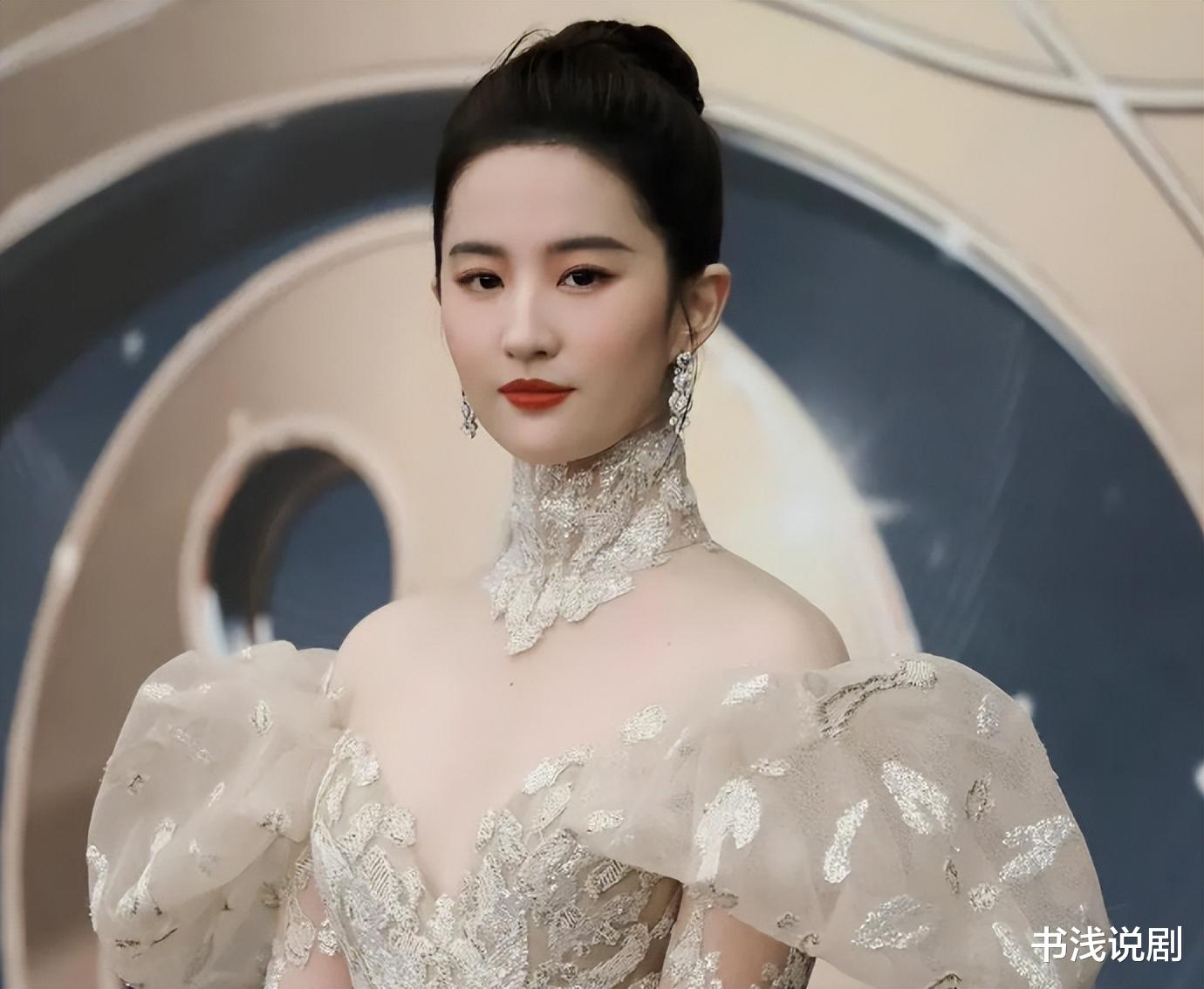 《玫瑰故事》官宣，忍了刘亦菲的黄头发，不能无视霍建华的脏脏脸