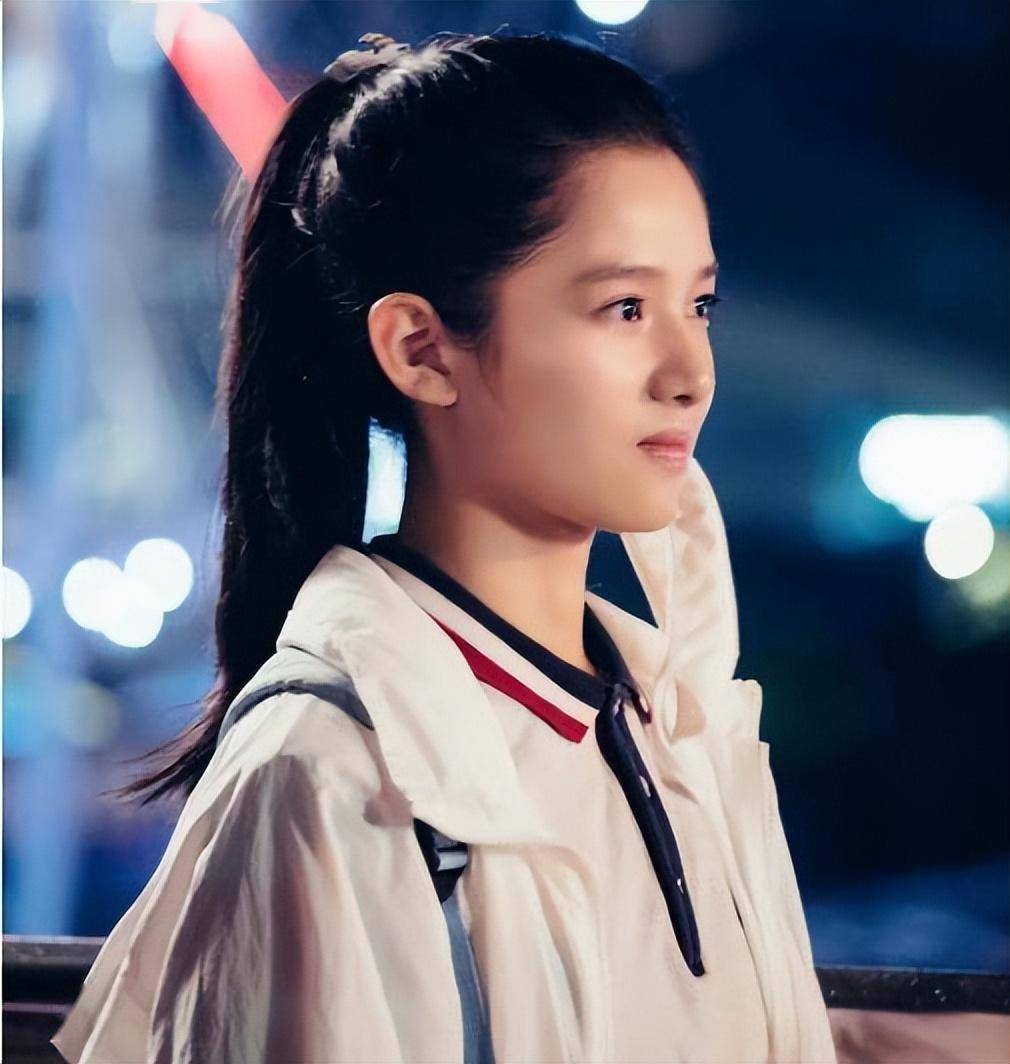 高马尾 高马尾成过去式，鲇鱼须逐渐引领学生潮流，年轻人审美搞不懂