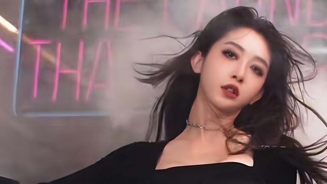 小杨哥要签约大网红卓仕琳，初次见面送四个LV，颜值碾压爱徒乔妹