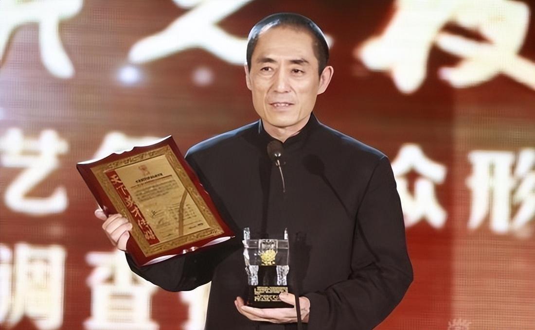 原形毕露!狐狸老了才是“老狐狸”,73岁的张艺谋“小心思”太多