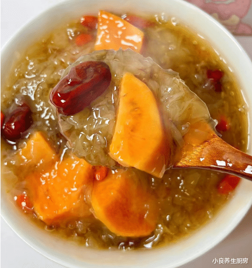 银耳|天冷了,女性要多吃“它”,简单煮一锅,补血养颜,气色越来越好