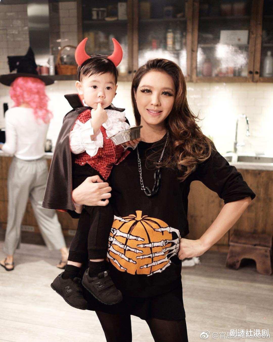 香港知名女星晒西藏游客照!不满摄影师过分p图,自嘲似蜡像