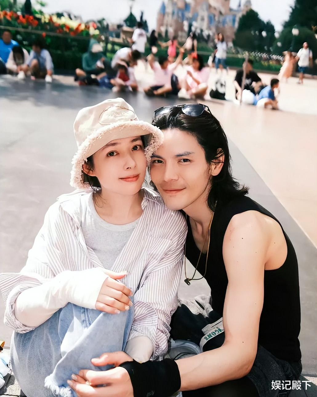 郭碧婷基因可惜了，儿子不像自己像向华强，从小面相就是狠角色！