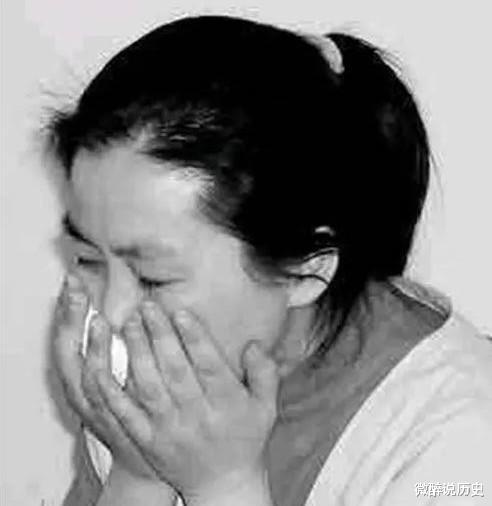 2006年发生的“泼硫酸毁容案”,单亲妈妈被判13年,舆论却表示“同情”
